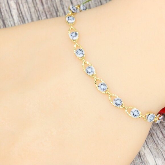 "Trendy Handmade Bracelet – A Stylish Gift for Women & Girls, MAR091245 - Picture 1 of 10